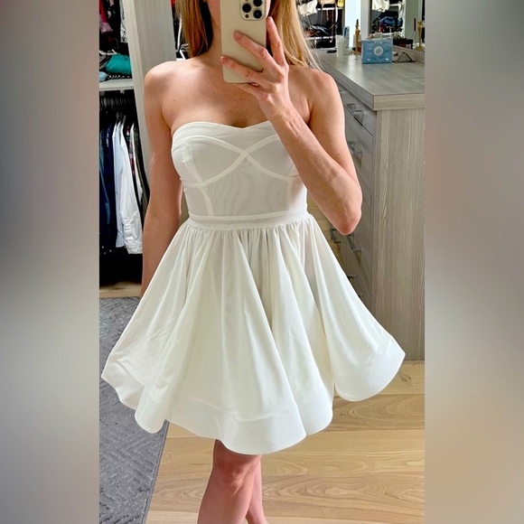 Perfect dress for bachelorette or bridal party! - Picture 3 of 7